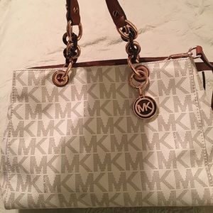 Michael Kors Cynthia Signature Medium Satchel